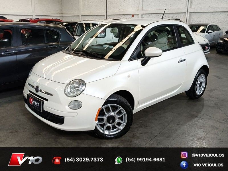 FIAT 500 1.4 CULT 8V 2011/2012 V10 VEÍCULOS CAXIAS DO SUL / Carros no Vale