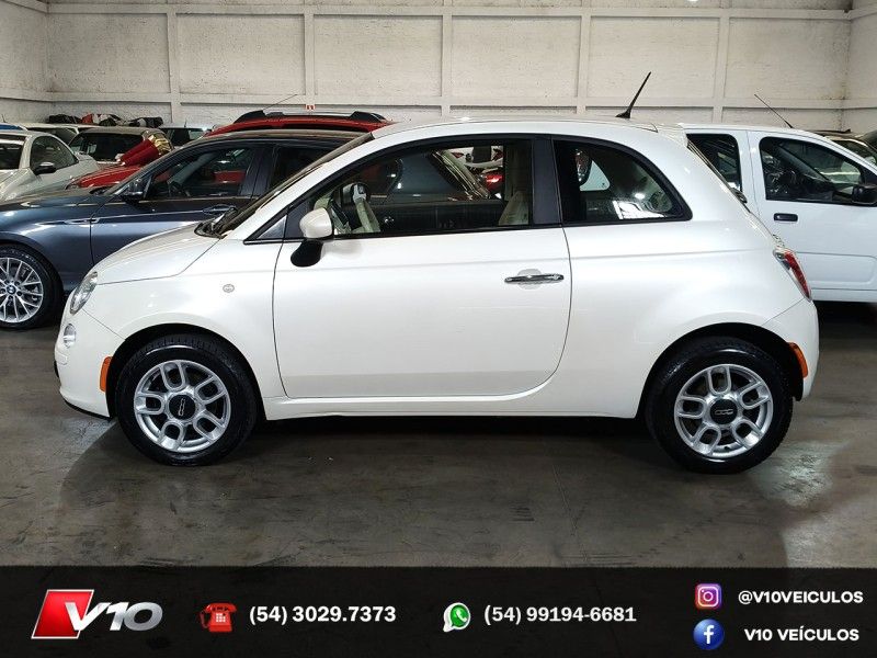 FIAT 500 1.4 CULT 8V 2011/2012 V10 VEÍCULOS CAXIAS DO SUL / Carros no Vale