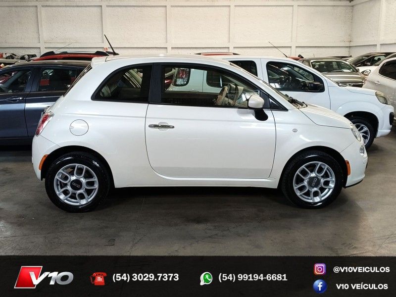 FIAT 500 1.4 CULT 8V 2011/2012 V10 VEÍCULOS CAXIAS DO SUL / Carros no Vale