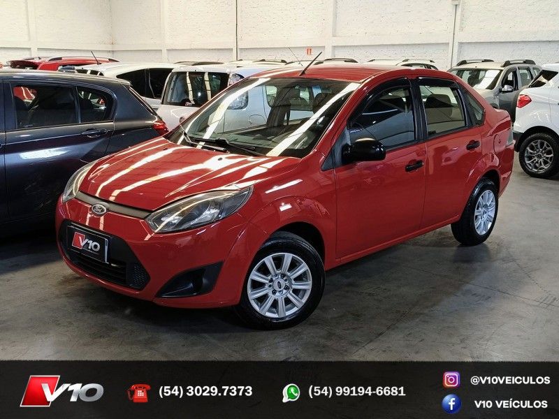 FORD FIESTA 1.6 MPI SEDAN 8V 2010/2011 V10 VEÍCULOS CAXIAS DO SUL / Carros no Vale