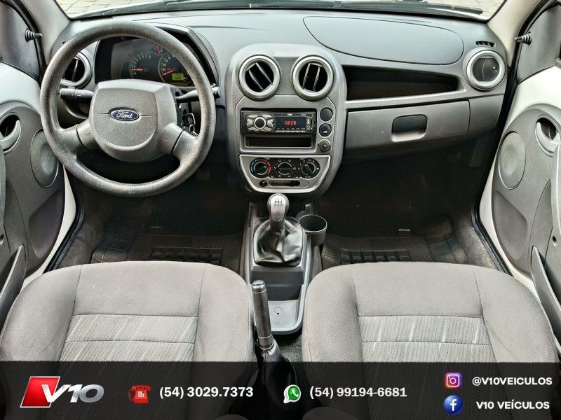 FORD KA 1.0 MPI CLASS 8V 2011/2011 V10 VEÍCULOS CAXIAS DO SUL / Carros no Vale
