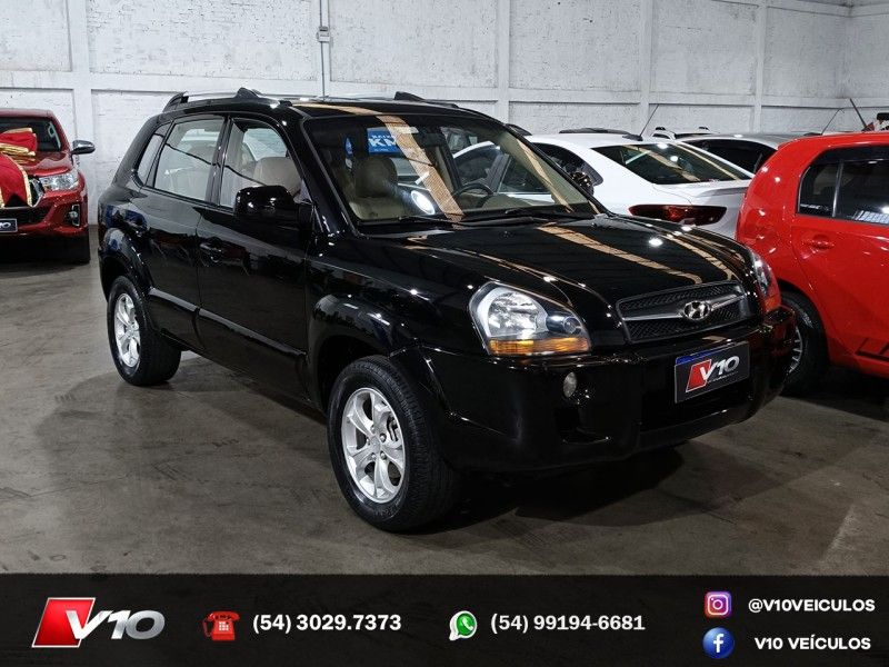 HYUNDAI TUCSON 2.0 MPFI GLS 16V 143CV 2WD 2009/2010 V10 VEÍCULOS CAXIAS DO SUL / Carros no Vale HYUNDAI TUCSON 2.0 MPFI GLS 16V 143CV 2WD 2009/2010 V10 VEÍCULOS CAXIAS DO SUL / Carros no Vale
