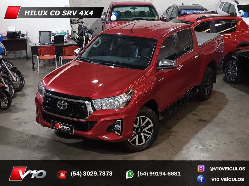TOYOTA HILUX 2.8 SRV 4X4 CD 16V 2019/2020 V10 VEÍCULOS CAXIAS DO SUL / Carros no Vale