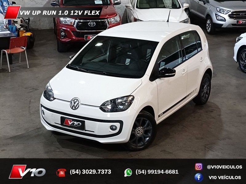 VOLKSWAGEN UP 1.0 MPI RUN UP 12V 2016/2017 V10 VEÍCULOS CAXIAS DO SUL / Carros no Vale
