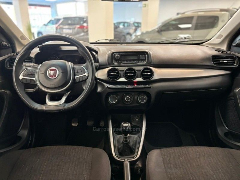FIAT CRONOS 1.3 DRIVE 8V 2018/2019 LUIGGI AUTOMÓVEIS CARLOS BARBOSA / Carros no Vale
