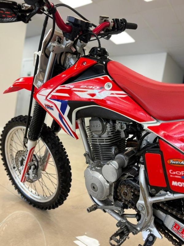 Honda Motos CRF 230F 2014/2015 LUIGGI AUTOMÓVEIS CARLOS BARBOSA / Carros no Vale Honda Motos CRF 230F 2014/2015 LUIGGI AUTOMÓVEIS CARLOS BARBOSA / Carros no Vale