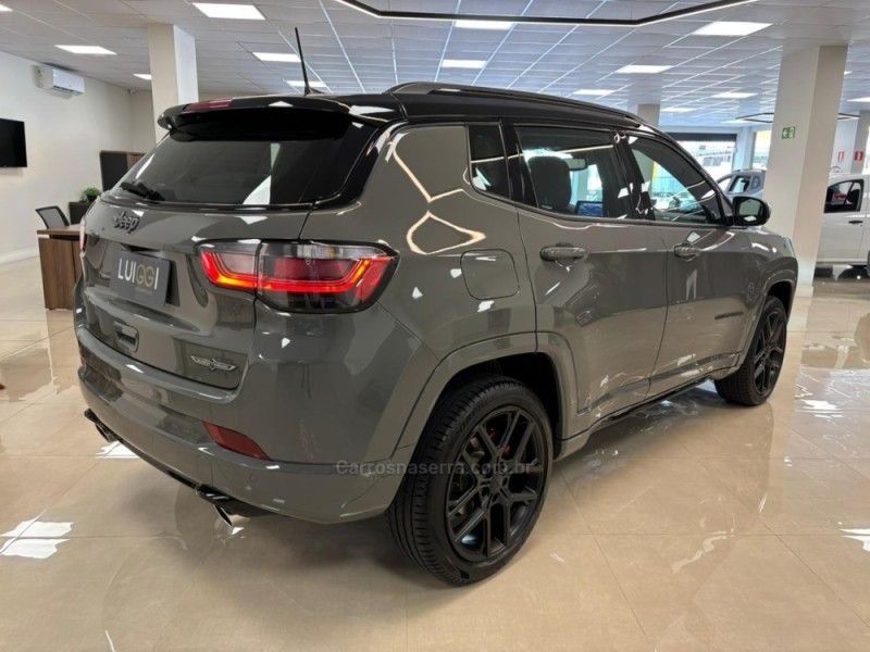 JEEP COMPASS 2.0 BLACKHAWK 4 TURBO 2025/2026 LUIGGI AUTOMÓVEIS CARLOS BARBOSA / Carros no Vale