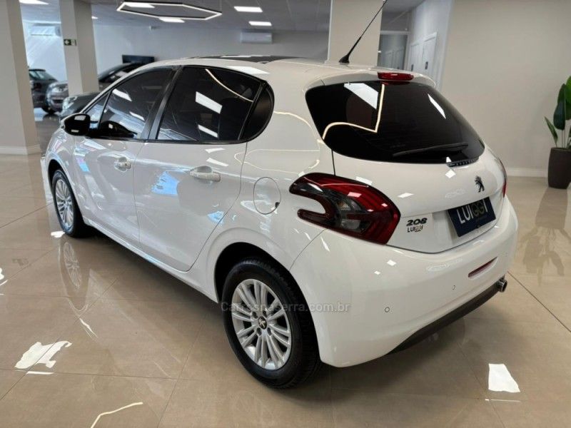 PEUGEOT 208 1.6 ALLURE 16V 2017/2018 LUIGGI AUTOMÓVEIS CARLOS BARBOSA / Carros no Vale