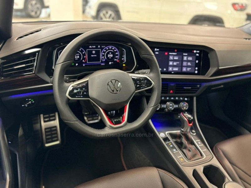 VOLKSWAGEN JETTA 2.0 16V TSI GLI 350 2024/2024 LUIGGI AUTOMÓVEIS CARLOS BARBOSA / Carros no Vale