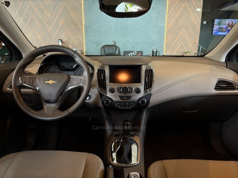 CHEVROLET CRUZE 1.4 TURBO LTZ II SPORT HATCH 16V 2018/2018 AUTOGRIF MOTORS CAMPO BOM / Carros no Vale