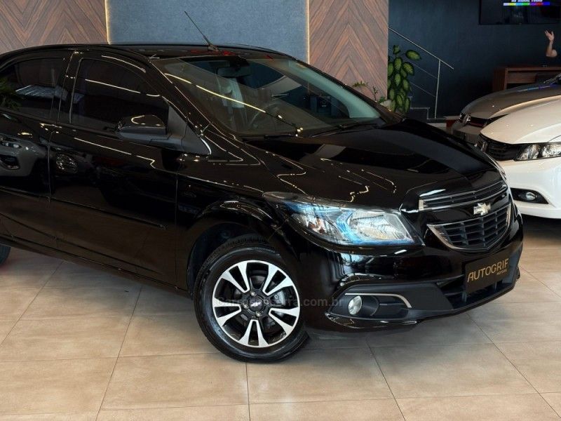 CHEVROLET ONIX 1.4 MPFI LTZ 8V 2014/2014 AUTOGRIF MOTORS CAMPO BOM / Carros no Vale