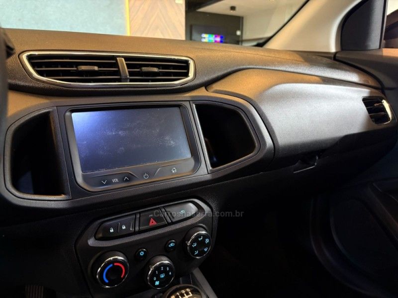 CHEVROLET ONIX 1.4 MPFI LTZ 8V 2014/2014 AUTOGRIF MOTORS CAMPO BOM / Carros no Vale