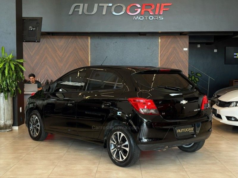 CHEVROLET ONIX 1.4 MPFI LTZ 8V 2014/2014 AUTOGRIF MOTORS CAMPO BOM / Carros no Vale