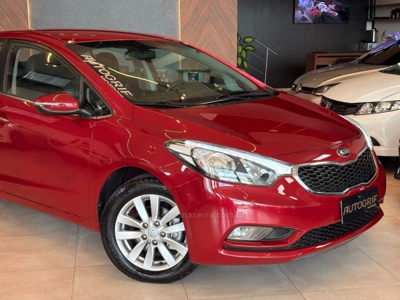 KIA CERATO 1.6 SX3 16V 2014/2014 AUTOGRIF MOTORS CAMPO BOM / Carros no Vale