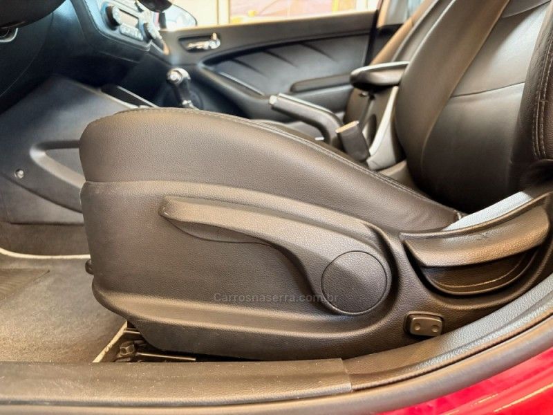 KIA CERATO 1.6 SX3 16V 2014/2014 AUTOGRIF MOTORS CAMPO BOM / Carros no Vale