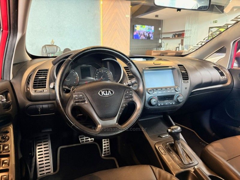 KIA CERATO 1.6 SX3 16V 2014/2014 AUTOGRIF MOTORS CAMPO BOM / Carros no Vale