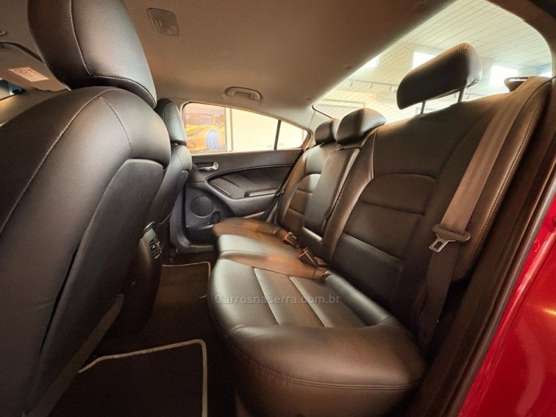 KIA CERATO 1.6 SX3 16V 2014/2014 AUTOGRIF MOTORS CAMPO BOM / Carros no Vale