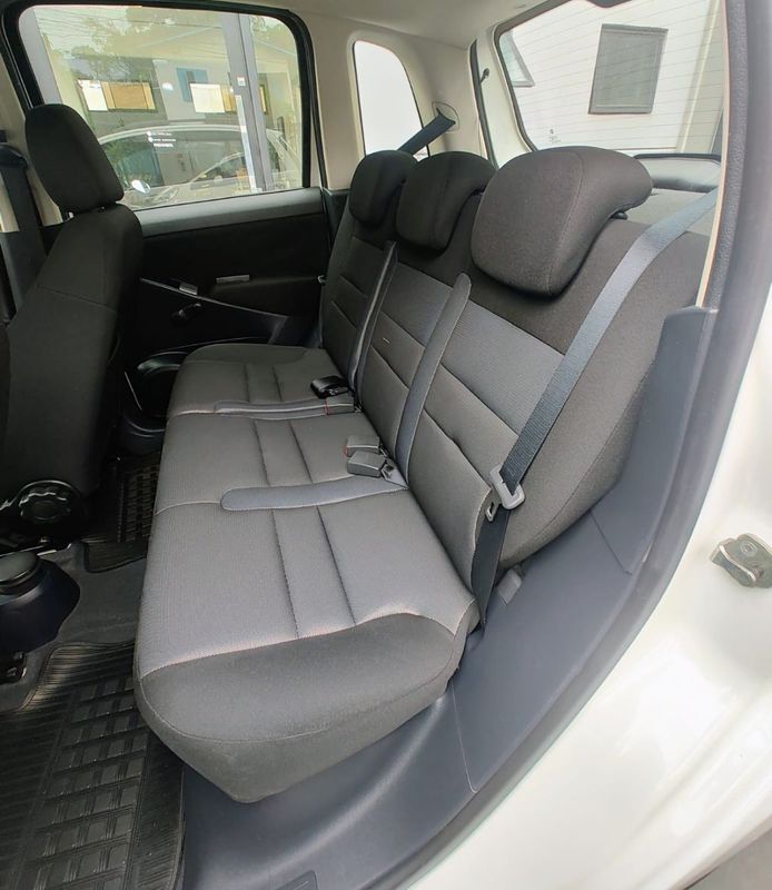 Fiat Idea ATTRACTIVE 1.4 Fire 8V 2013/2014 RENNER AUTOMÓVEIS LAJEADO / Carros no Vale