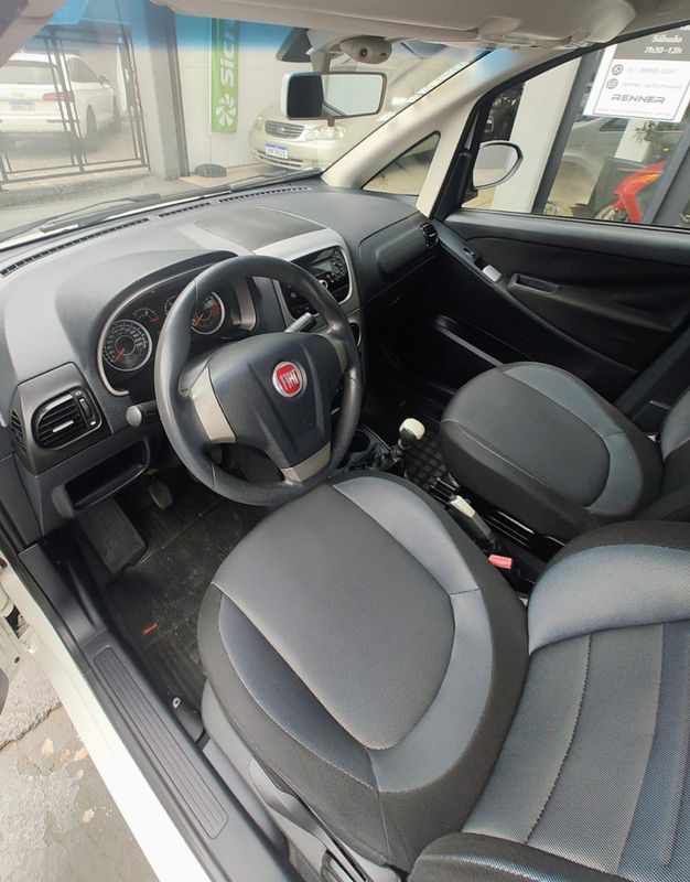 Fiat Idea ATTRACTIVE 1.4 Fire 8V 2013/2014 RENNER AUTOMÓVEIS LAJEADO / Carros no Vale