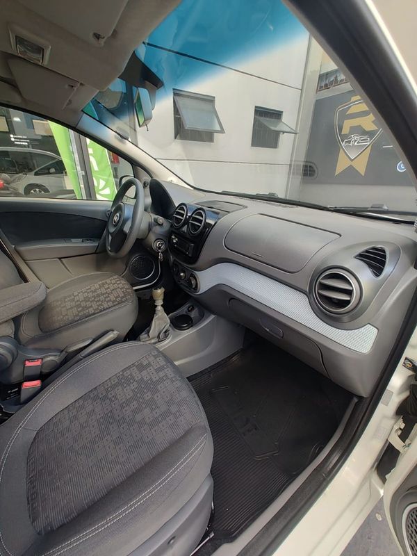 Fiat Palio ATTRACTIVE 1.0 EVO Fire 8v 2012/2013 RENNER AUTOMÓVEIS LAJEADO / Carros no Vale