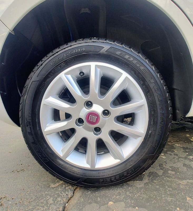 Fiat Palio ATTRACTIVE 1.0 EVO Fire 8v 2012/2013 RENNER AUTOMÓVEIS LAJEADO / Carros no Vale