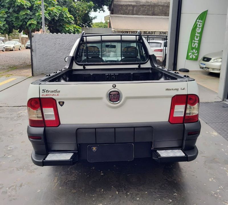 Fiat Strada Working 1.4 Mpi Fire 8V CS 2013/2013 RENNER AUTOMÓVEIS LAJEADO / Carros no Vale