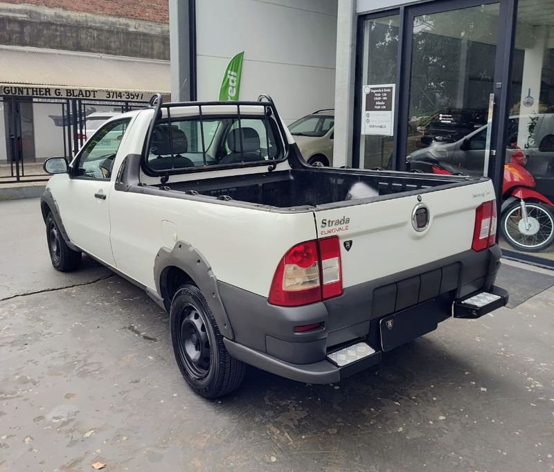 Fiat Strada Working 1.4 Mpi Fire 8V CS 2013/2013 RENNER AUTOMÓVEIS LAJEADO / Carros no Vale