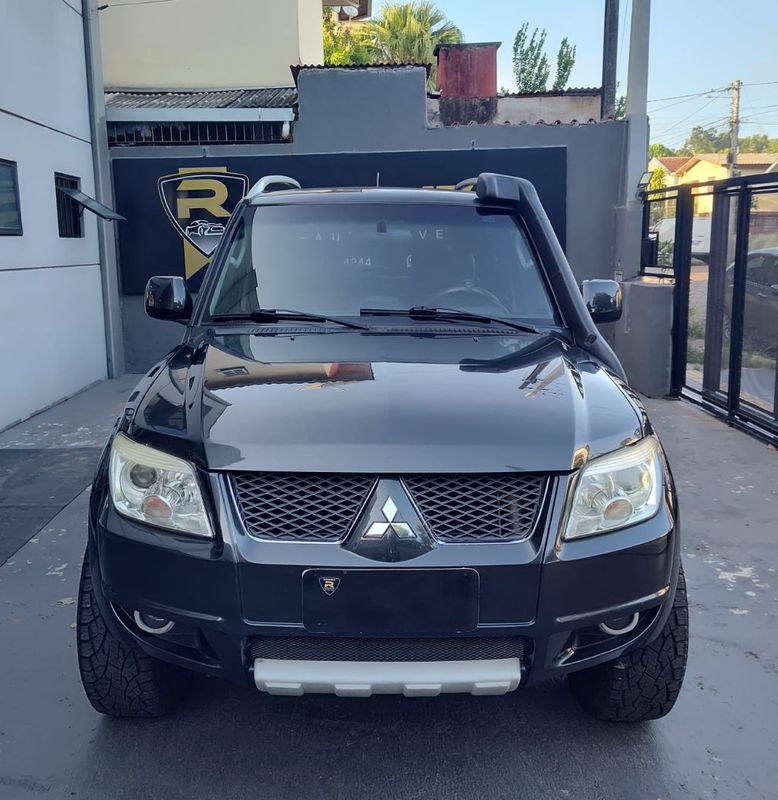 Mitsubishi Pajero TR4 2.0/ 16V 4×4 2010/2010 RENNER AUTOMÓVEIS LAJEADO / Carros no Vale