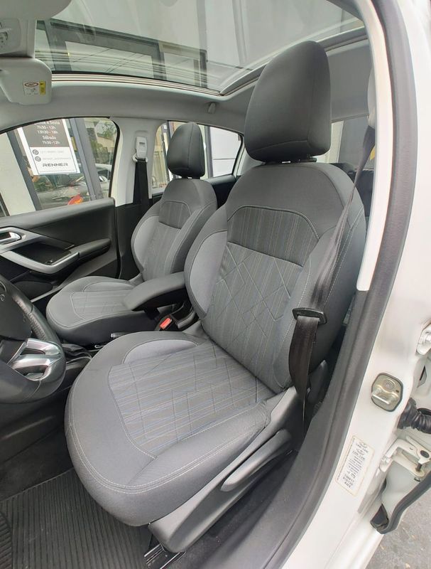 Peugeot 208 Griffe 1.6 16V Mec. 2014/2015 RENNER AUTOMÓVEIS LAJEADO / Carros no Vale