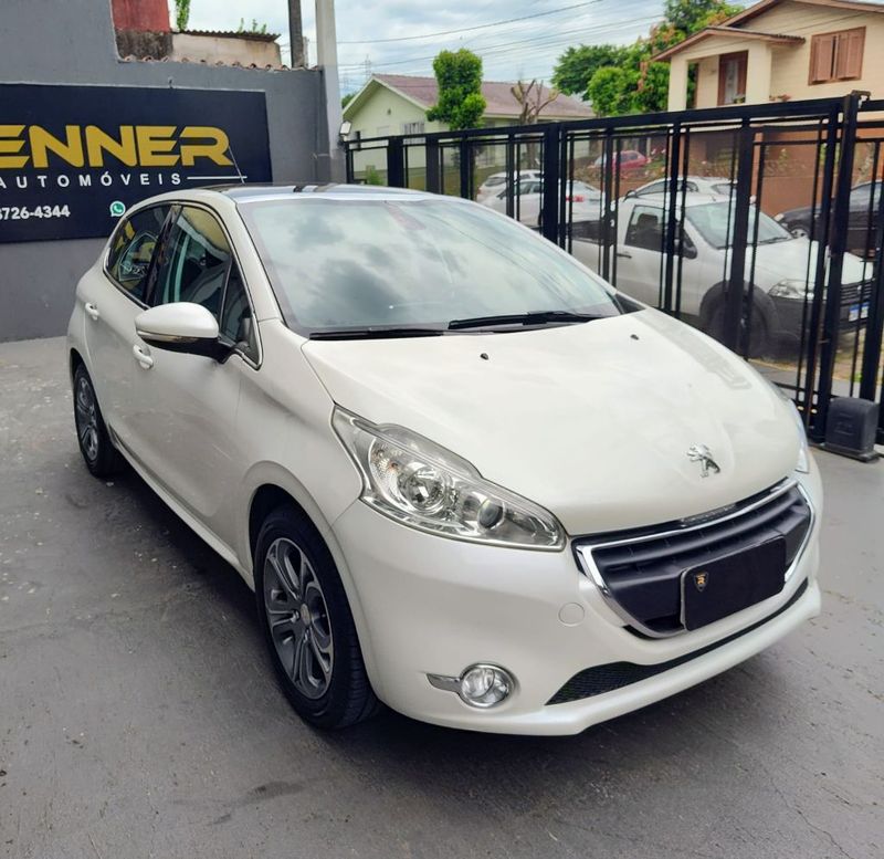 Peugeot 208 Griffe 1.6 16V Mec. 2014/2015 RENNER AUTOMÓVEIS LAJEADO / Carros no Vale