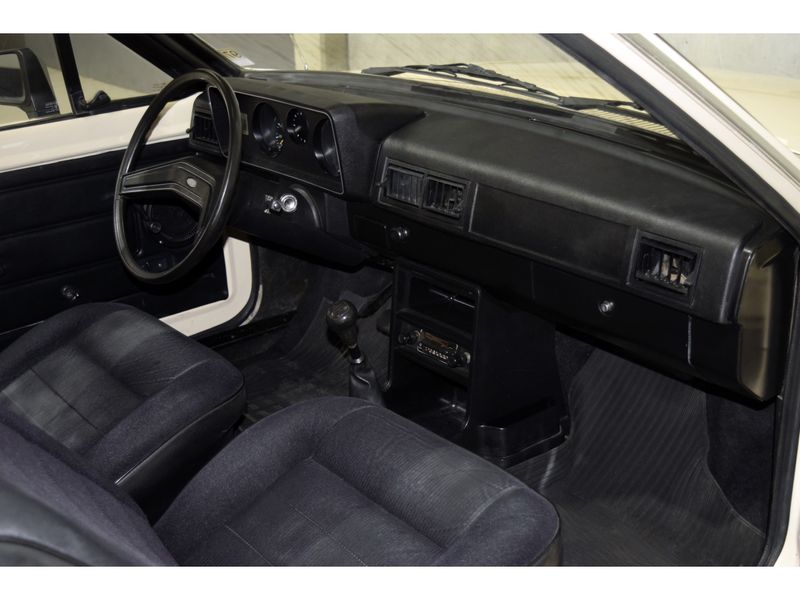 FORD BELINA 1.6 II 8V 1982/1982 PASTORE CAR COLLECTION BENTO GONÇALVES / Carros no Vale