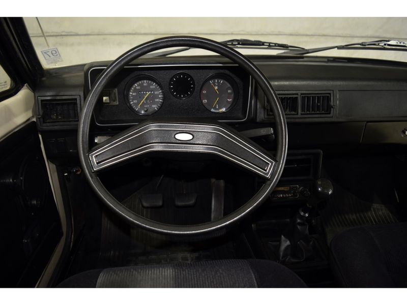 FORD BELINA 1.6 II 8V 1982/1982 PASTORE CAR COLLECTION BENTO GONÇALVES / Carros no Vale