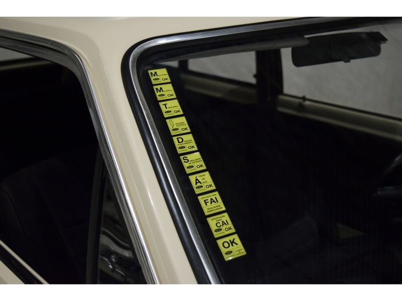 FORD BELINA 1.6 II 8V 1982/1982 PASTORE CAR COLLECTION BENTO GONÇALVES / Carros no Vale