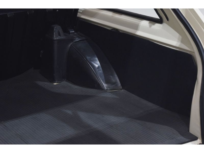 FORD BELINA 1.6 II 8V 1982/1982 PASTORE CAR COLLECTION BENTO GONÇALVES / Carros no Vale