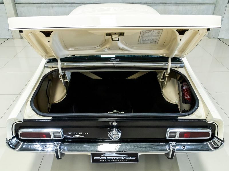 FORD MAVERICK SUPER LUXO COUPÉ V8 16V 1975/1975 PASTORE CAR COLLECTION BENTO GONÇALVES / Carros no Vale