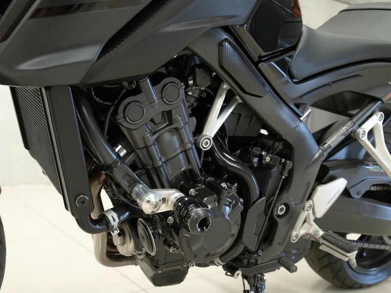 Honda Motos CB 650 F CB 650 F 2019/2019 PASTORE CAR COLLECTION BENTO GONÇALVES / Carros no Vale