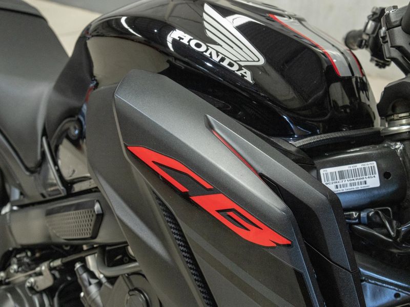 Honda Motos CB 650 F CB 650 F 2019/2019 PASTORE CAR COLLECTION BENTO GONÇALVES / Carros no Vale