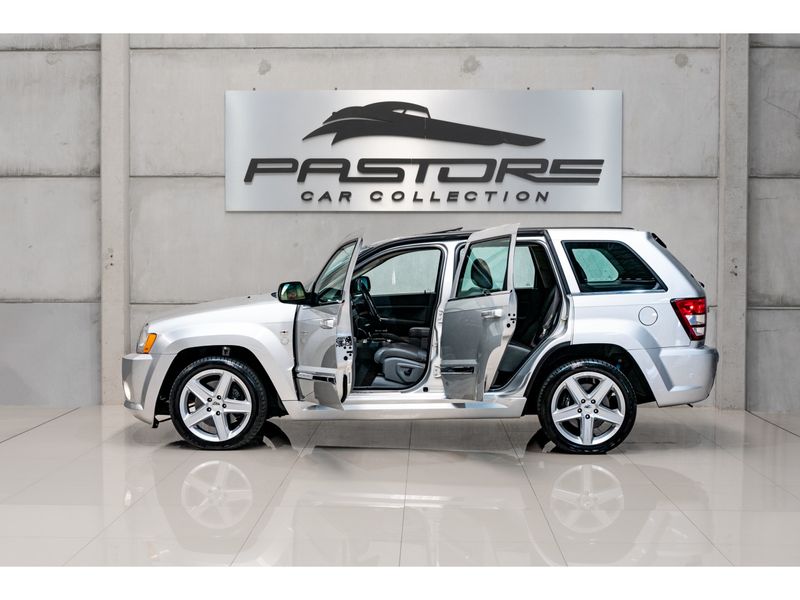 JEEP GRAND CHEROKEE 6.1 SRT HEMI 4X4 V8 16V 2006/2006 PASTORE CAR COLLECTION BENTO GONÇALVES / Carros no Vale