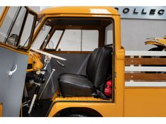 VOLKSWAGEN KOMBI 1.5 LUXO 8V 3P 1973/1973 PASTORE CAR COLLECTION BENTO GONÇALVES / Carros no Vale