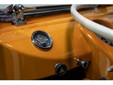 VOLKSWAGEN KOMBI 1.5 LUXO 8V 3P 1973/1973 PASTORE CAR COLLECTION BENTO GONÇALVES / Carros no Vale