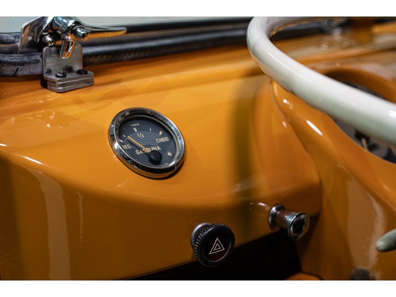 VOLKSWAGEN KOMBI 1.5 LUXO 8V 3P 1973/1973 PASTORE CAR COLLECTION BENTO GONÇALVES / Carros no Vale