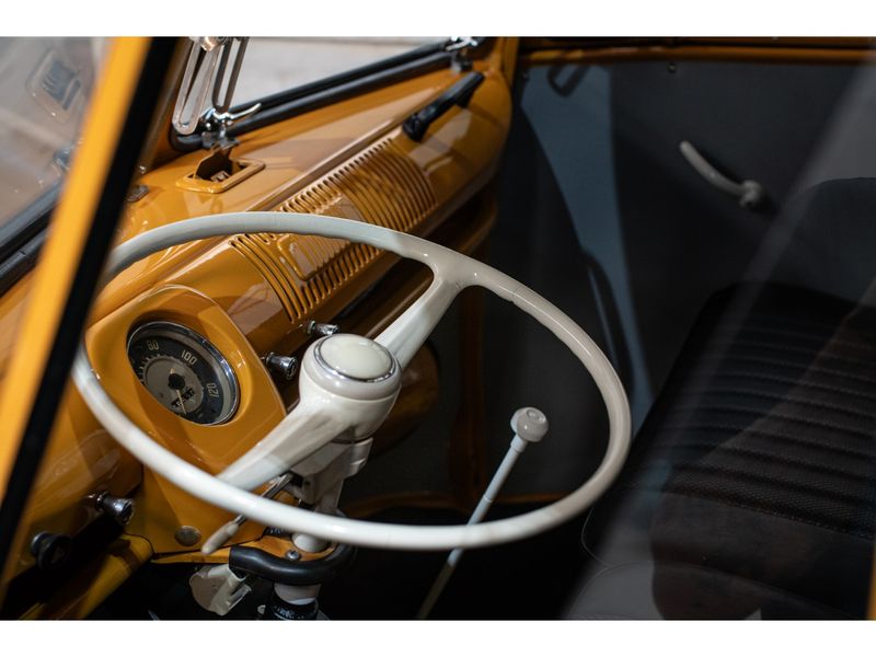 VOLKSWAGEN KOMBI 1.5 LUXO 8V 3P 1973/1973 PASTORE CAR COLLECTION BENTO GONÇALVES / Carros no Vale