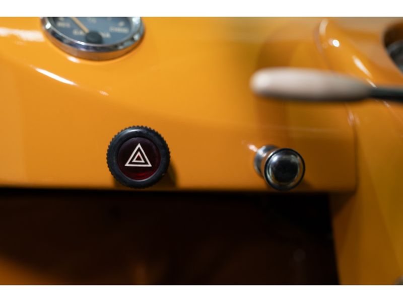 VOLKSWAGEN KOMBI 1.5 LUXO 8V 3P 1973/1973 PASTORE CAR COLLECTION BENTO GONÇALVES / Carros no Vale