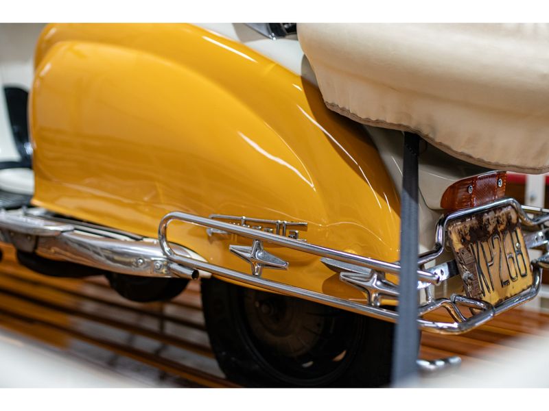 VOLKSWAGEN KOMBI 1.5 LUXO 8V 3P 1973/1973 PASTORE CAR COLLECTION BENTO GONÇALVES / Carros no Vale