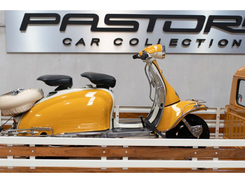 VOLKSWAGEN KOMBI 1.5 LUXO 8V 3P 1973/1973 PASTORE CAR COLLECTION BENTO GONÇALVES / Carros no Vale