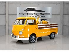 VOLKSWAGEN KOMBI 1.5 LUXO 8V 3P 1973/1973 PASTORE CAR COLLECTION BENTO GONÇALVES / Carros no Vale
