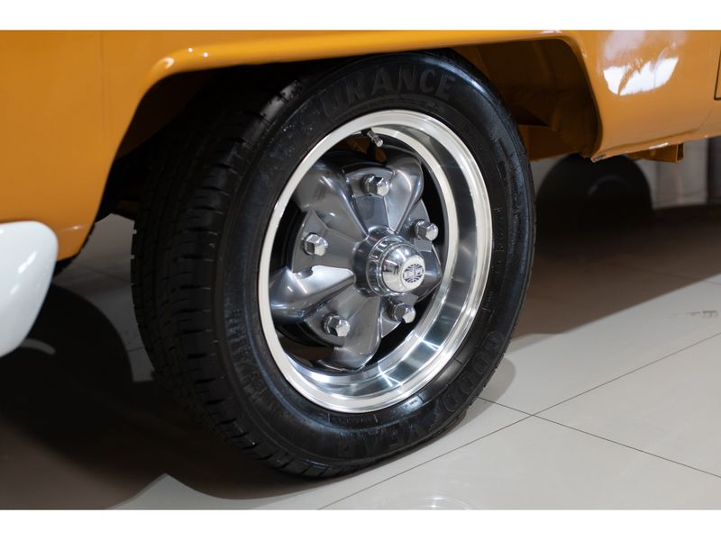 VOLKSWAGEN KOMBI 1.5 LUXO 8V 3P 1973/1973 PASTORE CAR COLLECTION BENTO GONÇALVES / Carros no Vale
