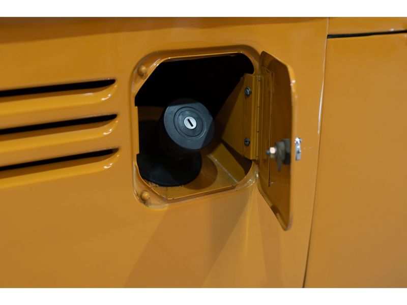 VOLKSWAGEN KOMBI 1.5 LUXO 8V 3P 1973/1973 PASTORE CAR COLLECTION BENTO GONÇALVES / Carros no Vale