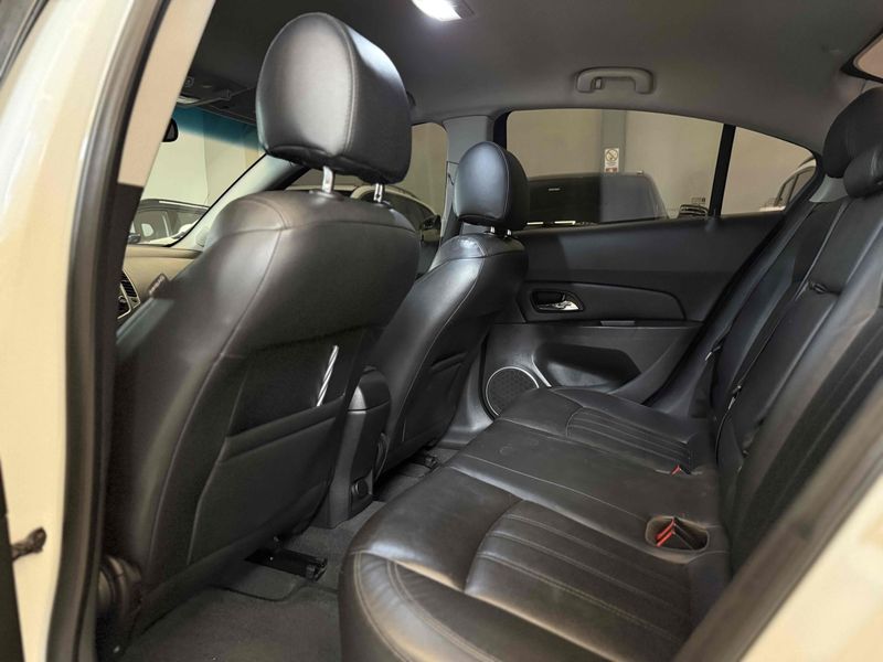 CHEVROLET CRUZE 1.8 LT 16V 2013/2013 LEHMEN VEÍCULOS VENÂNCIO AIRES / Carros no Vale