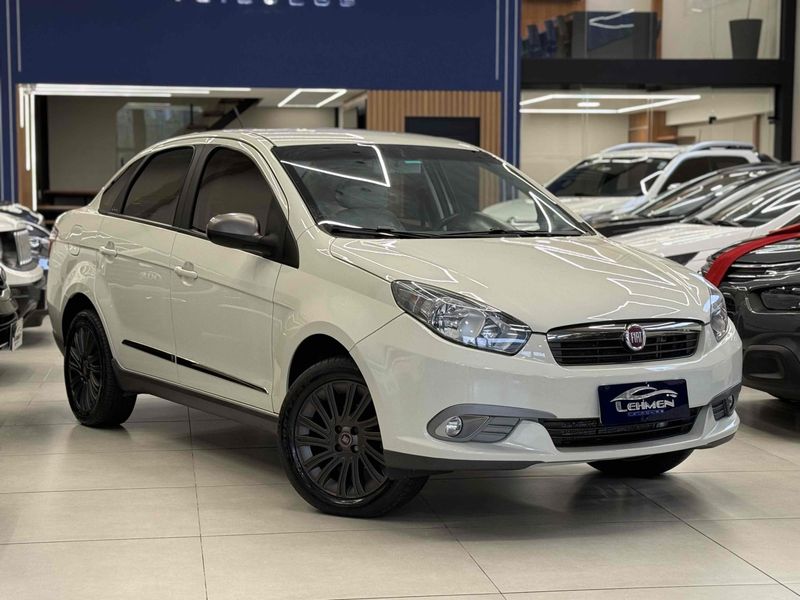 FIAT GRAND SIENA 1.6 MPI ESSENCE 16V AUTOMATIZADO 2015/2016 LEHMEN VEÍCULOS VENÂNCIO AIRES / Carros no Vale